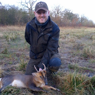 Muntjac hunting